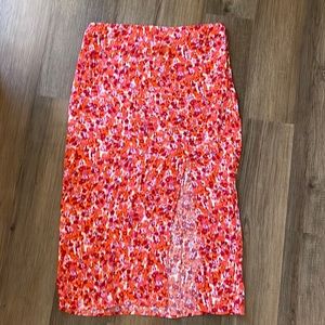 Midi skirt with slit